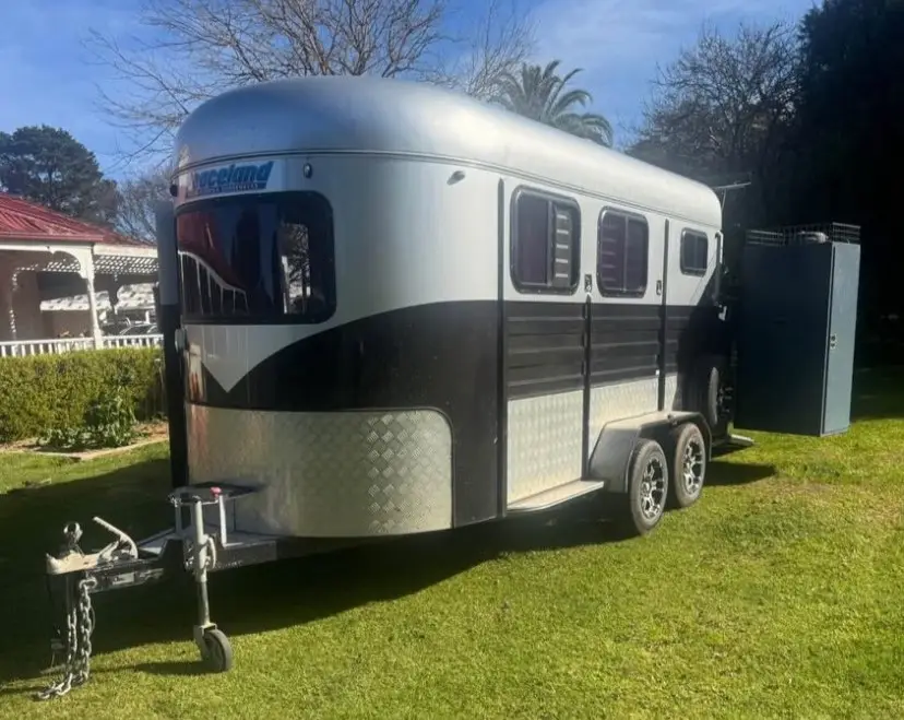 Private sale Peaceland Horse Float purchased by Mark from NSW with finance assistance from iCREDIT